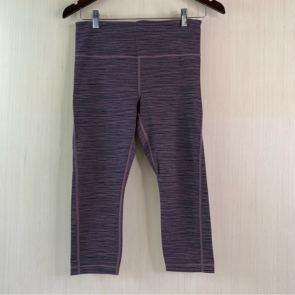 Athleta Women’s Ultimate Capri Double Pockets Purple/Black Size Small - Picture 1 of 8
